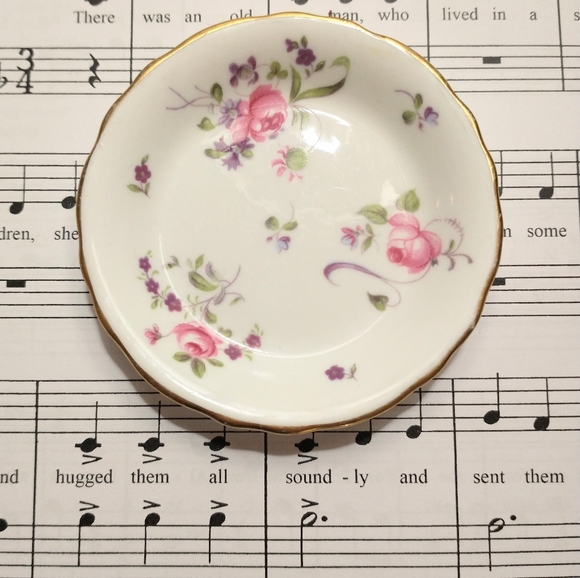 Royal Chelsea England small floral dish - Picture 3 of 5
